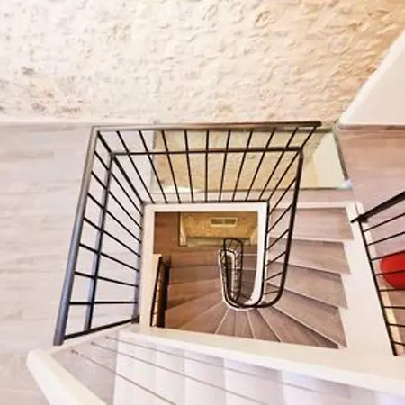 Le Godart - Au Coeur Du Vieil * أنتيب