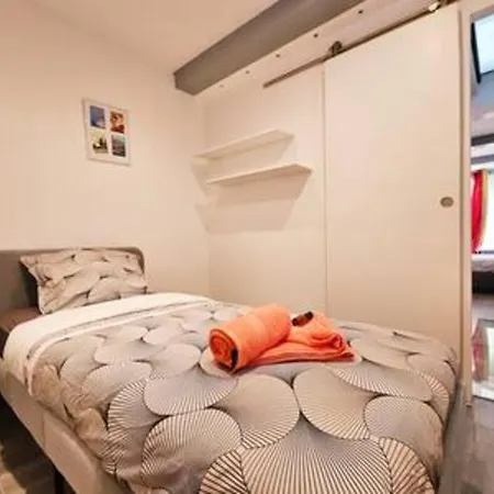 Le Godart - Au Coeur Du Vieil